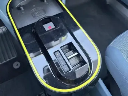 Photo 11 Fiat Grande Panda  1.2 Hybrid Turbo 110ch La Prima eDCT6