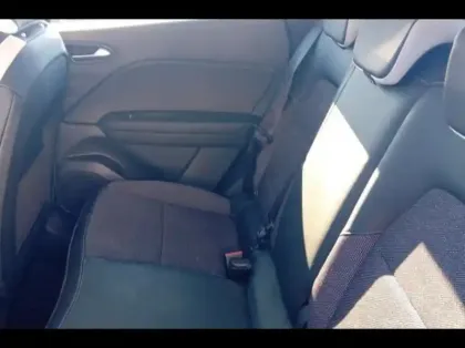 Photo 10 Renault Captur  1.6 E-Tech hybride 145ch Techno Fast Track