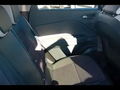 Photo 14 Renault Captur  1.6 E-Tech hybride 145ch Techno Fast Track