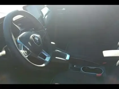 Photo 9 Renault Captur  1.6 E-Tech hybride 145ch Techno Fast Track