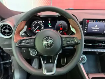 Photo 13 Alfa Romeo Tonale  1.5 Ibrida 160ch Intensa TCT