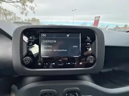 Photo 13 Fiat Panda  Pandina 1.0 65ch BSG S&S Icône