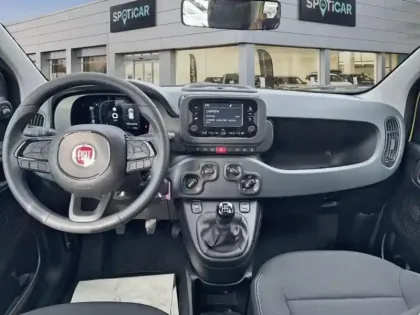 Photo 7 Fiat Panda  Pandina 1.0 65ch BSG S&S Icône