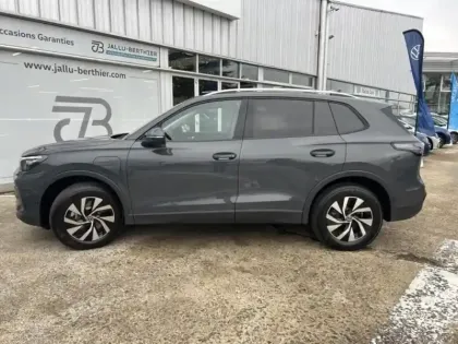 Photo 7 Volkswagen Tiguan  1.5 eHybrid 204ch VW Edition DSG6