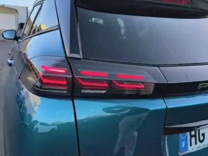 Photo 16 Peugeot 2008  Hybrid 145 e-DCS6