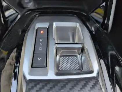 Photo 13 Peugeot 2008  Hybrid 145 e-DCS6