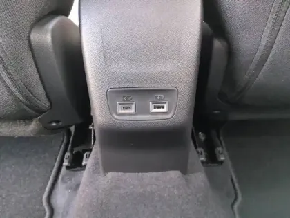 Photo 41 Peugeot 2008  Hybrid 145 e-DCS6