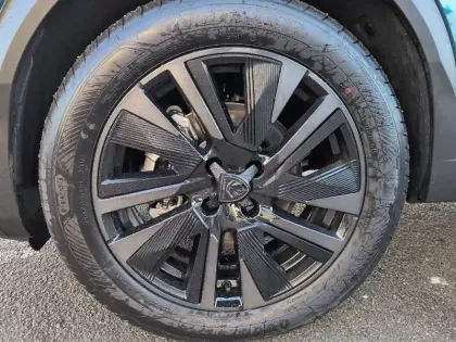 Photo 33 Peugeot 2008  Hybrid 145 e-DCS6