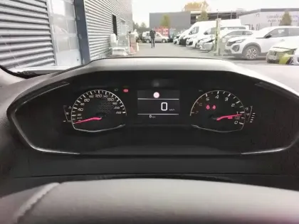 Photo 29 Peugeot 2008  100 S&S BVM6