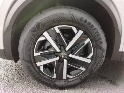 Photo 32 Peugeot 2008  100 S&S BVM6