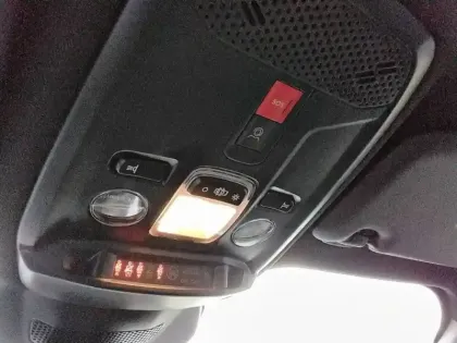 Photo 38 Peugeot 2008  100 S&S BVM6