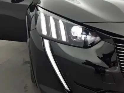 Photo 35 Peugeot 208  PureTech 100 S&S BVM6