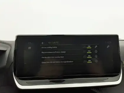 Photo 49 Peugeot 208  PureTech 100 S&S BVM6