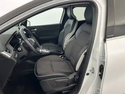 Photo 17 Renault Captur  E-Tech Plug-in 160