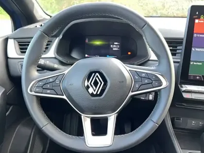 Photo 14 Renault Captur  mild hybrid 140