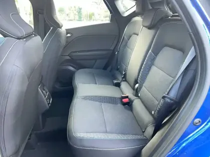 Photo 15 Renault Captur  mild hybrid 140