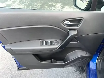 Photo 10 Renault Captur  mild hybrid 140