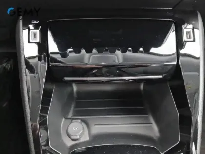 Photo 67 Peugeot 2008  BlueHDi 110 S&S BVM6