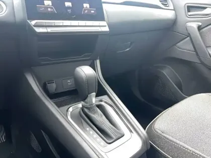 Photo 12 Renault Captur  E-Tech full hybrid 145 ch