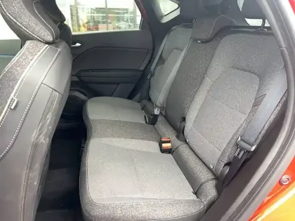 Photo 15 Renault Captur  E-Tech full hybrid 145 ch