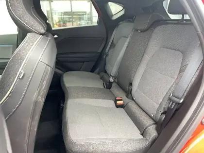 Photo 24 Renault Captur  E-Tech full hybrid 145 ch