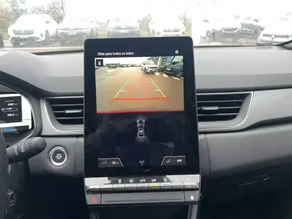 Photo 19 Renault Captur  E-Tech full hybrid 145 ch