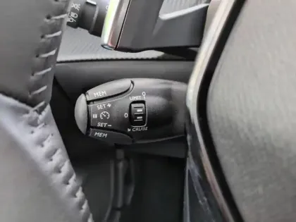 Photo 18 Peugeot 208  Hybrid 110 e-DCS6