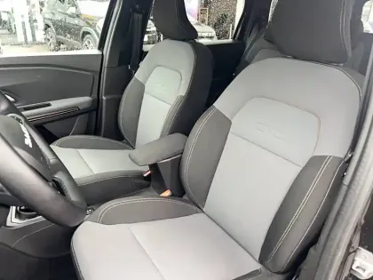 Photo 8 Dacia Jogger  Hybrid 140 7 places GSR2