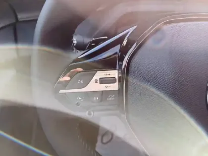 Photo 38 Peugeot 308  SW Hybrid 145 e-DCS6