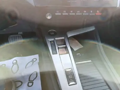 Photo 33 Peugeot 308  SW Hybrid 145 e-DCS6