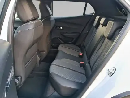 Photo 32 Peugeot 2008  Hybrid 145 e-DCS6