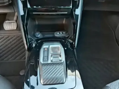 Photo 13 Peugeot 2008  Hybrid 145 e-DCS6