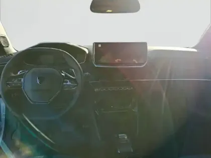 Photo 28 Peugeot 2008  Hybrid 145 e-DCS6