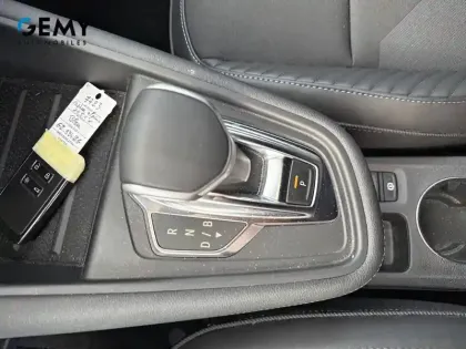 Photo 27 Renault Captur  E-Tech full hybrid 145 ch