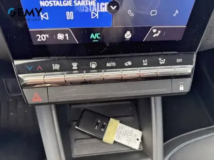 Photo 26 Renault Captur  E-Tech full hybrid 145 ch