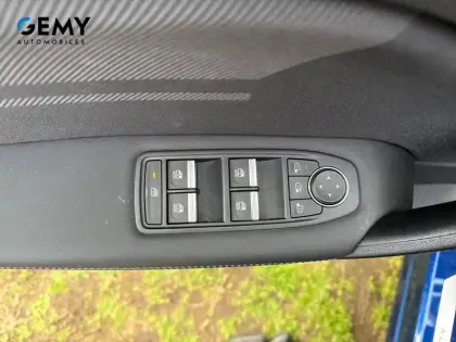 Photo 17 Renault Captur  E-Tech full hybrid 145 ch