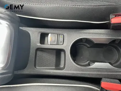 Photo 20 Renault Captur  TCe 140 - 21