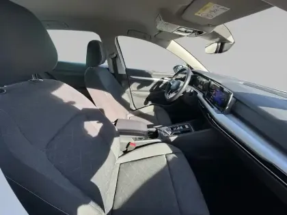 Photo 10 Volkswagen Golf  1.0 eTSI OPF 110 DSG7