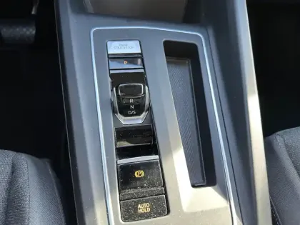 Photo 39 Volkswagen Golf  1.0 eTSI OPF 110 DSG7