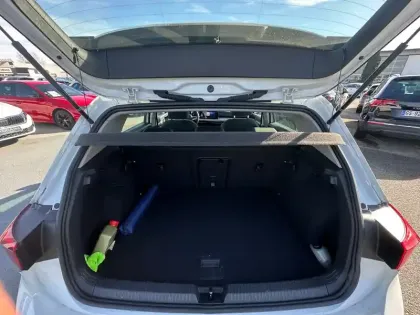 Photo 22 Volkswagen Golf  1.0 eTSI OPF 110 DSG7