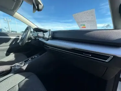 Photo 16 Volkswagen Golf  1.0 eTSI OPF 110 DSG7