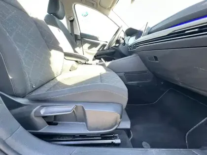 Photo 17 Volkswagen Golf  1.0 eTSI OPF 110 DSG7