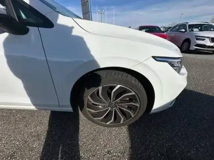 Photo 21 Volkswagen Golf  1.0 eTSI OPF 110 DSG7