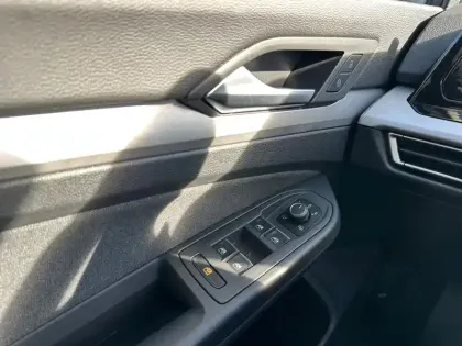 Photo 36 Volkswagen Golf  1.0 eTSI OPF 110 DSG7