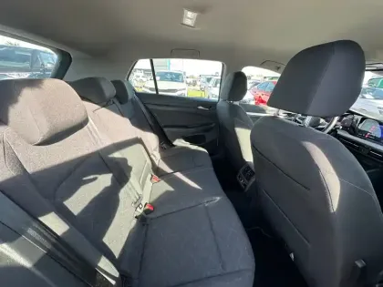 Photo 18 Volkswagen Golf  1.0 eTSI OPF 110 DSG7