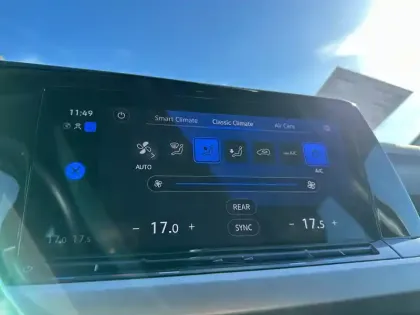 Photo 32 Volkswagen Golf  1.0 eTSI OPF 110 DSG7