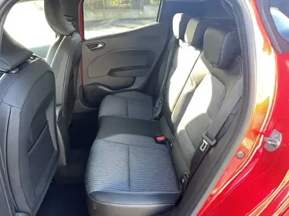 Photo 38 Renault Clio  E-Tech full hybrid 145