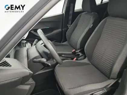 Photo 28 Peugeot 2008  PureTech 130 S&S BVM6
