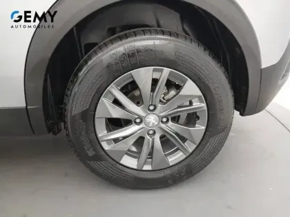 Photo 10 Peugeot 2008  PureTech 130 S&S BVM6