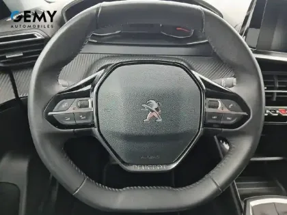 Photo 11 Peugeot 2008  PureTech 130 S&S BVM6
